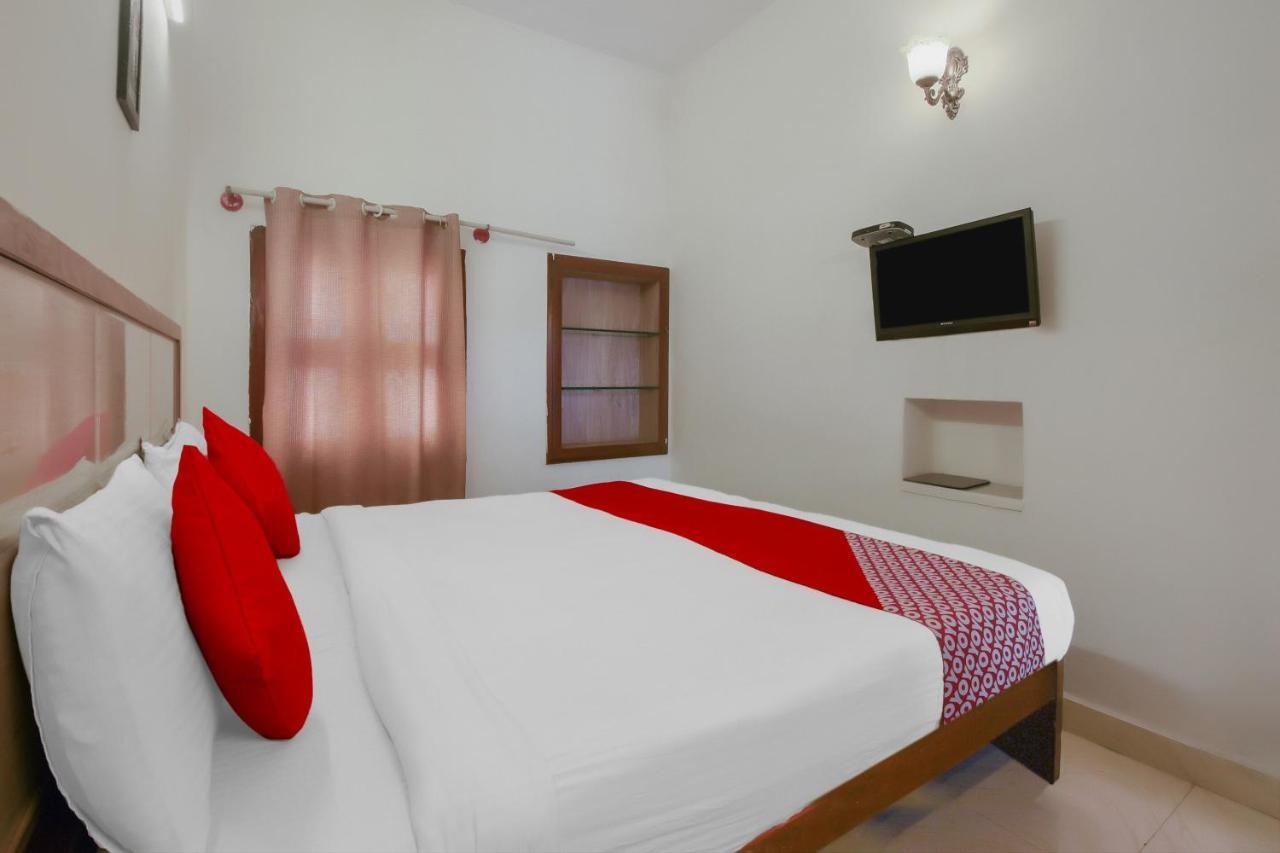 Kaveri Hotel Bed & Breakfast 마이소르 외부 사진