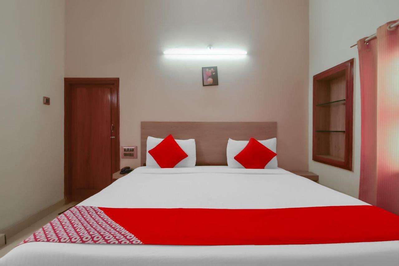 Kaveri Hotel Bed & Breakfast 마이소르 외부 사진
