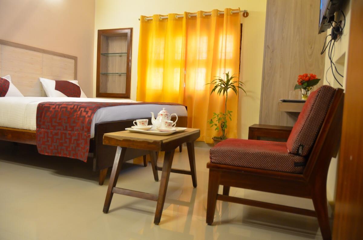 Kaveri Hotel Bed & Breakfast 마이소르 외부 사진